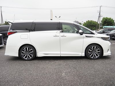 2026 TOYOTA ALPHARD photo 9