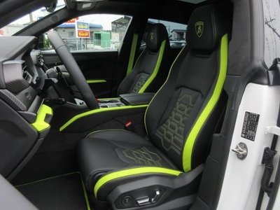 2025 Lamborghini URUS 照片 9