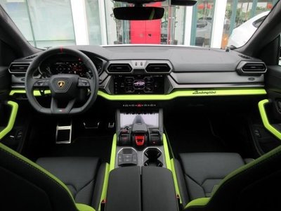2025 Lamborghini URUS 照片 8