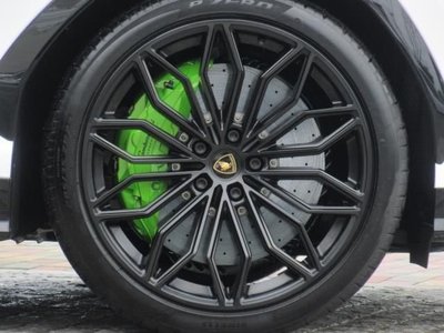 2025 Lamborghini URUS 照片 4