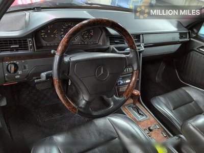 MERCEDES-BENZ E-CLASS - 3