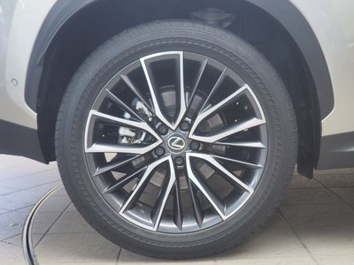 صورة 9 لـ 2023 Lexus NX