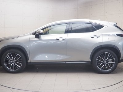 صورة 3 لـ 2023 Lexus NX