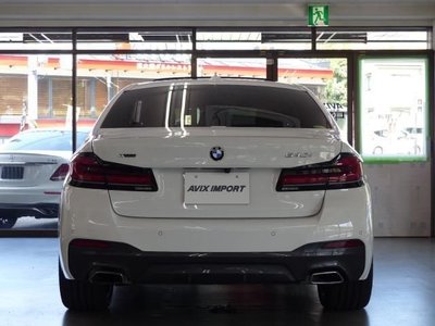 BMW 5 SERIES - 4