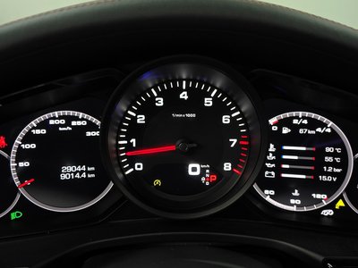 PORSCHE PANAMERA - 8