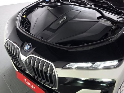 BMW I7 - 7