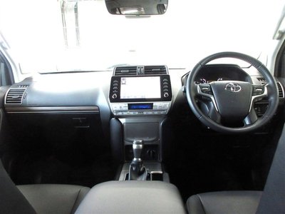TOYOTA LAND CRUISER PRADO - 8