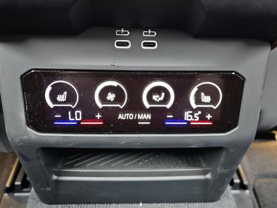 2025 BMW 5 SERIES thumbnail 32