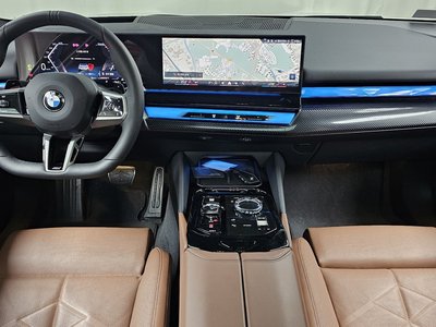 2025 BMW 5 SERIES — фото 5