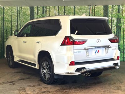 2016 Lexus LX thumbnail 28