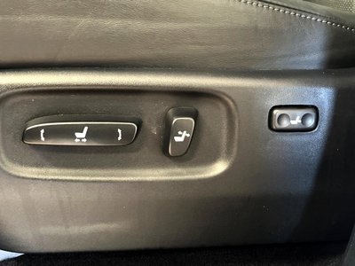2016 Lexus LX thumbnail 32