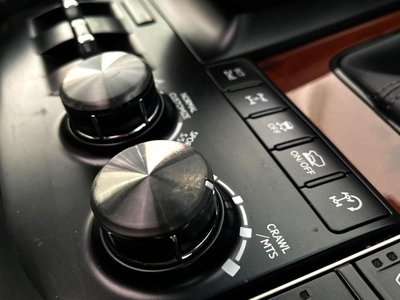 2016 Lexus LX thumbnail 67