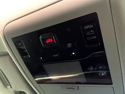 2016 Lexus LX thumbnail 70