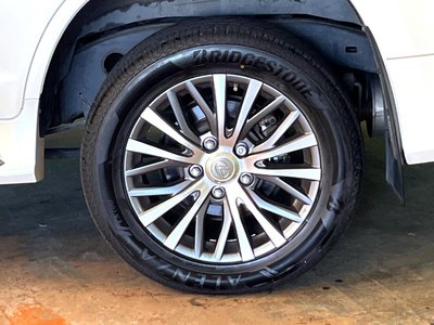 2016 Lexus LX thumbnail 30