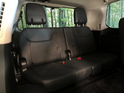 2016 Lexus LX thumbnail 11
