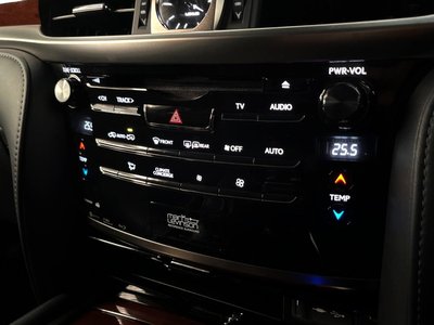 2016 Lexus LX thumbnail 61