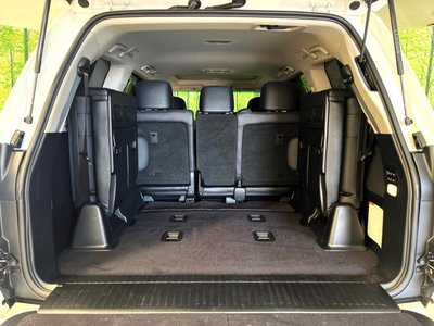 2016 Lexus LX thumbnail 12