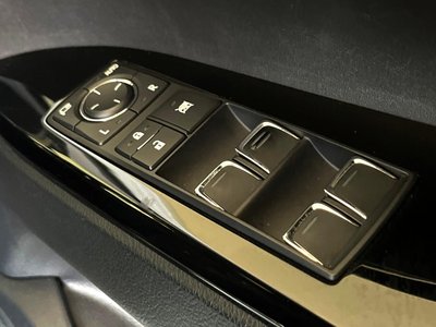 2016 Lexus LX thumbnail 45