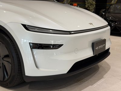 TESLA MODEL Y - 10