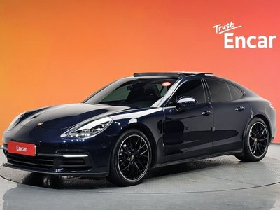 PORSCHE PANAMERA