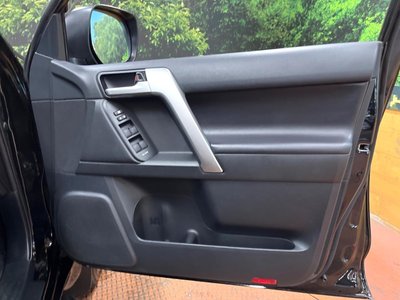 2023 Toyota LAND CRUISER PRADO — миниатюра 32