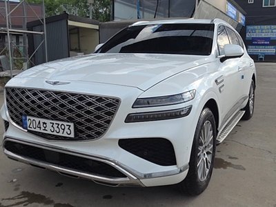 صورة 1 لـ 2025 Genesis GV80