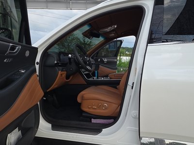 صورة 8 لـ 2025 Genesis GV80