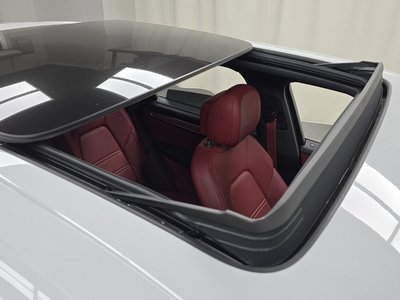 2023 Porsche CAYENNE thumbnail 30