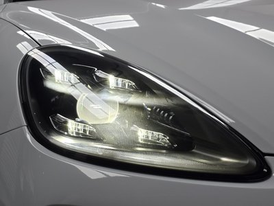 2023 Porsche CAYENNE photo 9