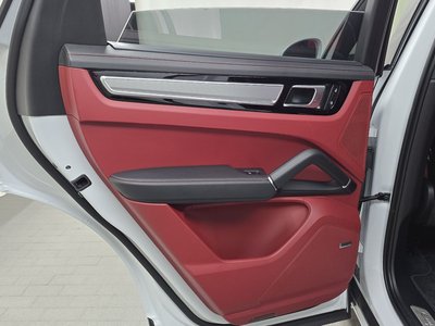 2023 Porsche CAYENNE thumbnail 15