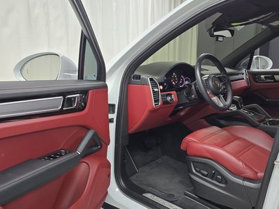 2023 Porsche CAYENNE thumbnail 13