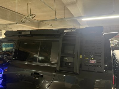 LAND ROVER DEFENDER - 8