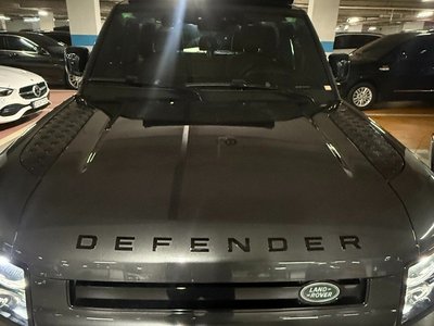 LAND ROVER DEFENDER - 4