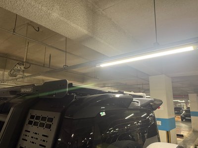 LAND ROVER DEFENDER - 9