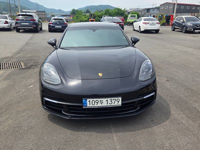 PORSCHE PANAMERA - 1