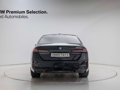 2026 BMW 5 SERIES photo 3