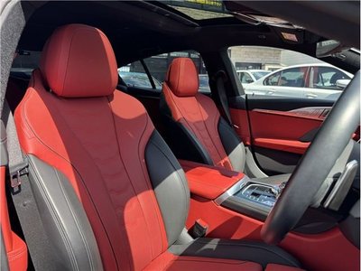 2022 BMW 8 SERIES 照片 2
