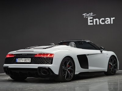 2021 AUDI R8 photo 4