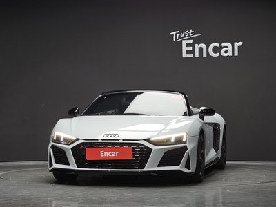 2021 AUDI R8 photo 2