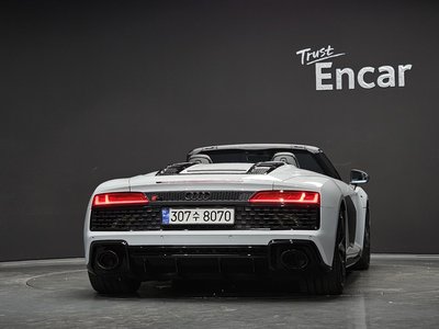 2021 AUDI R8 photo 3