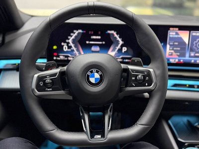 2025 BMW 5 SERIES 照片 10