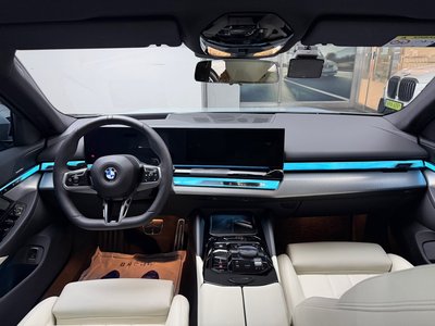2025 BMW 5 SERIES 照片 4