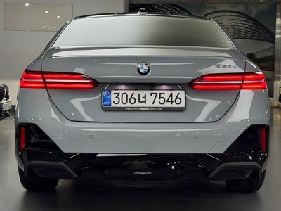 2025 BMW 5 SERIES 照片 3