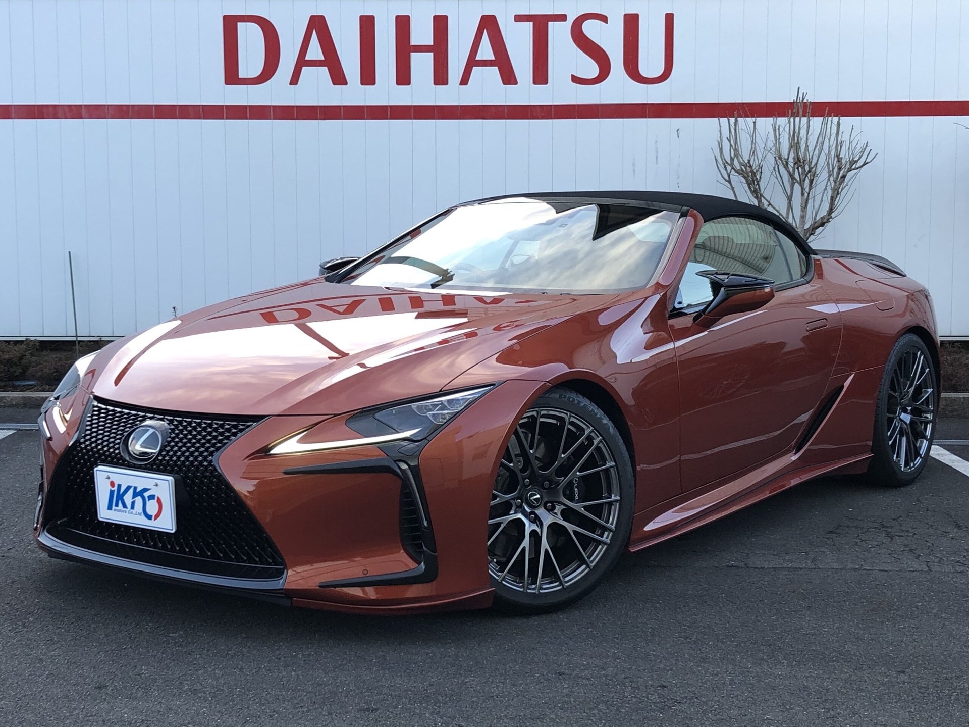 LEXUS LC CONVERTIBLE - View 1