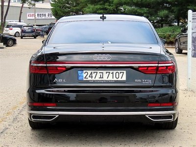 2021 AUDI A8 photo 3