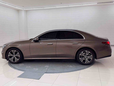 MERCEDES-BENZ E-CLASS - 4