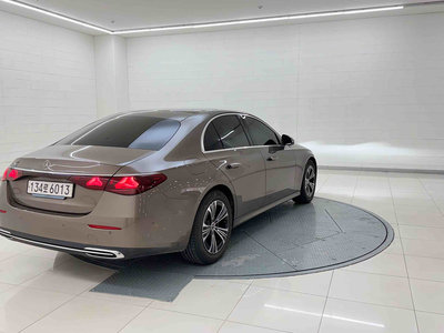 MERCEDES-BENZ E-CLASS - 6