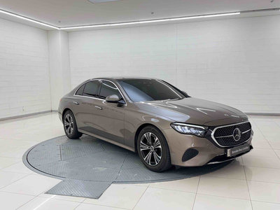 MERCEDES-BENZ E-CLASS - 5