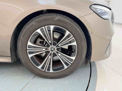 MERCEDES-BENZ E-CLASS - 9