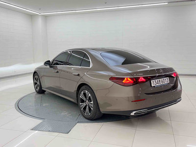 MERCEDES-BENZ E-CLASS - 2